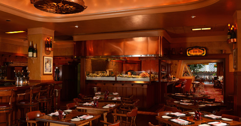 La Taverne interior